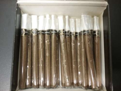 Blackstone cigars. 20 loose cigars,bid per unit