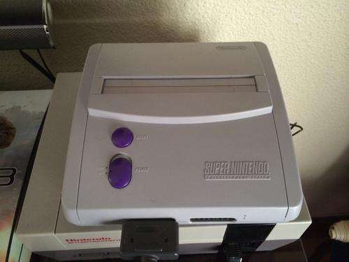 SUPER Nintendo Entertainment System (SNES)