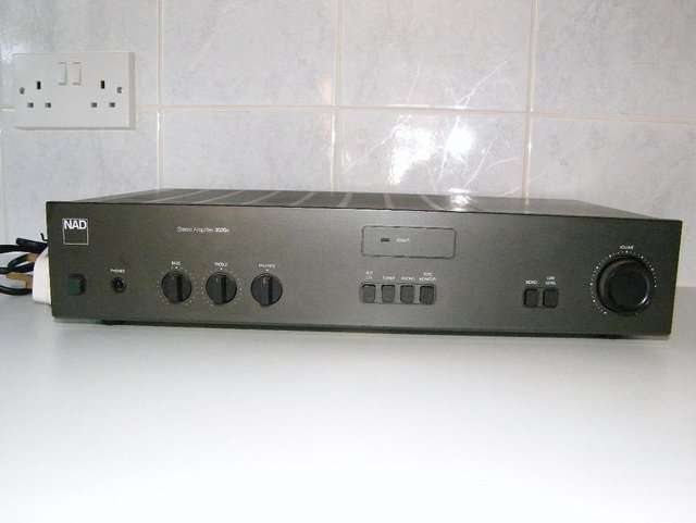 NAD 3020e integrated stereo amplifier