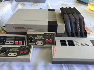 NES (Nintendo Entertainment System) plus extras
