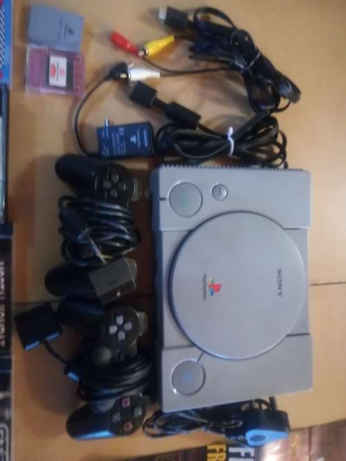 PLAYSTATION ORIGINAL WITH GAMES FOR SALE
