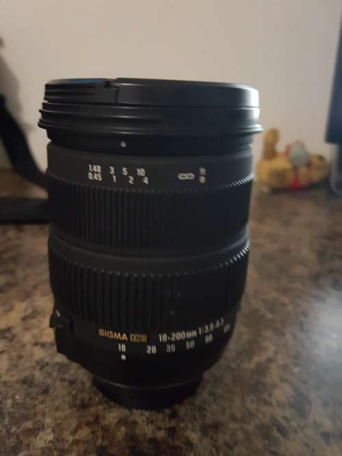 SIGMA LENSE 18 - 200 MM LENSE FOR NIKON