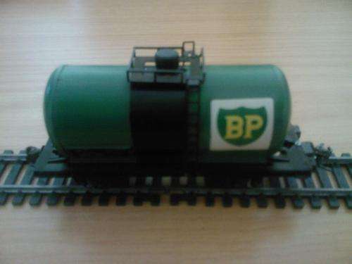 LIMA HO - 2x Green BP Fuel Tankers. Made in Italy.