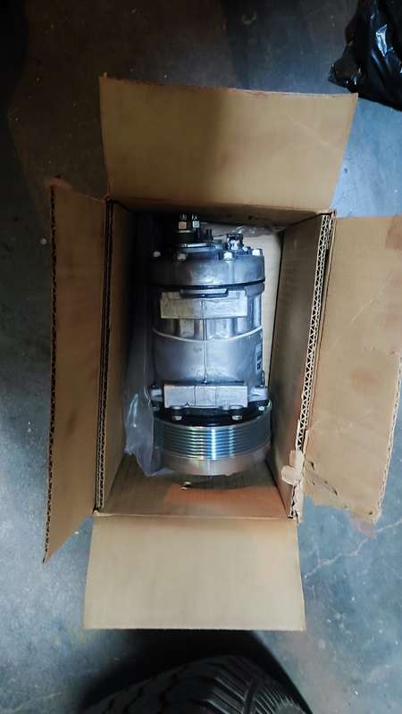 OEM SANDEN 7H15 4095 AC COMPRESSOR FOR CATERPILLAR PN 320-1291