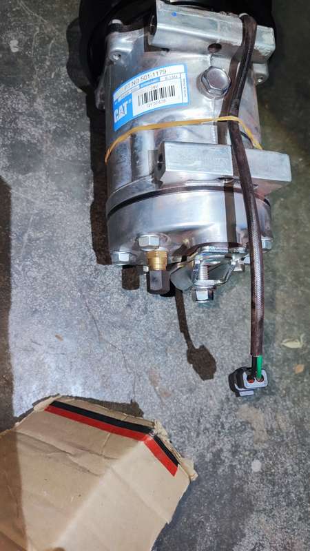 Sanden 7H15 aircon compressor Caterpillar  part