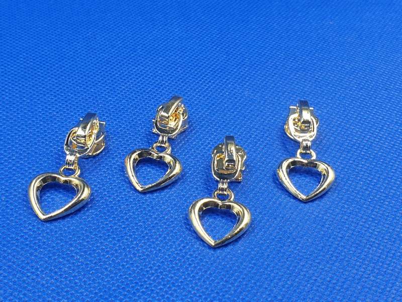 ZIP PULL / ZIP SLIDER #5 GOLD HEART Metal Zip Slider with Gold Heart for size #5 zip tape.