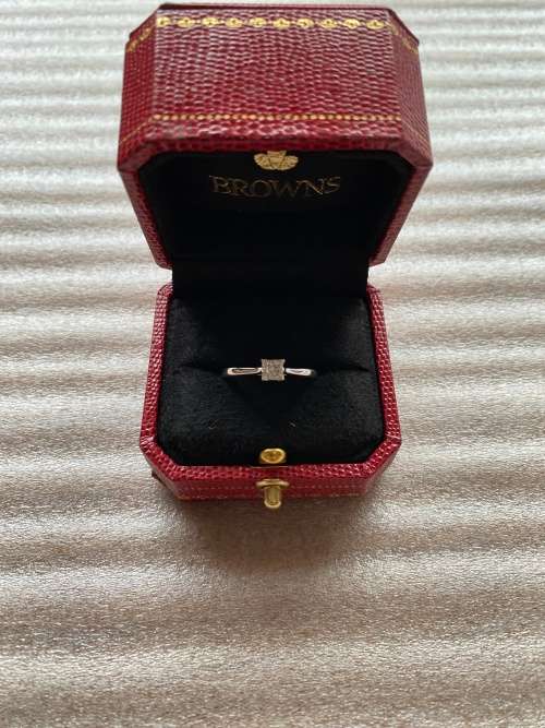 DIAMOND RING - AUTHENTIC BROWNS PROTEA PRINCESS SOLITAIRE DIAMOND RING