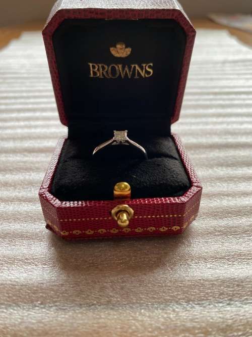 DIAMOND RING - AUTHENTIC BROWNS PROTEA PRINCESS SOLITAIRE DIAMOND RING