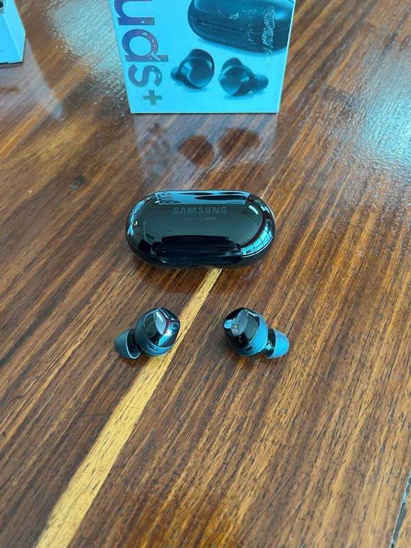 Samsung Bundle (S22 + Watch5 + Buds)