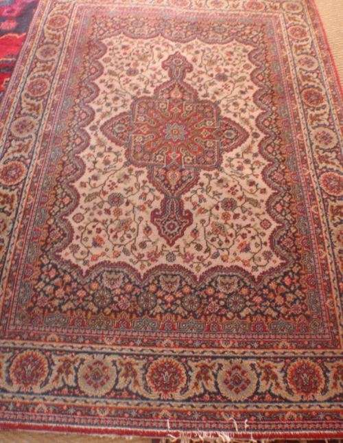 VINTAGE - WORN OLD PERSIAN RUG (MACHINE MADE) STILL VERY PRETTY - GOOD PRICE!!!