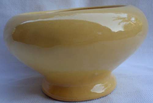 VINTAGE `IVANHOE 1` RICH BUTTERY YELLOW VASE - GORGEOUS OLD PIECE