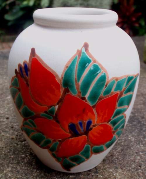 BEAUTIFUL LITTLE `ART` VASE - LOVELY HAND PAINTED and GLAZED DESIGN - GORGEOUS!!!