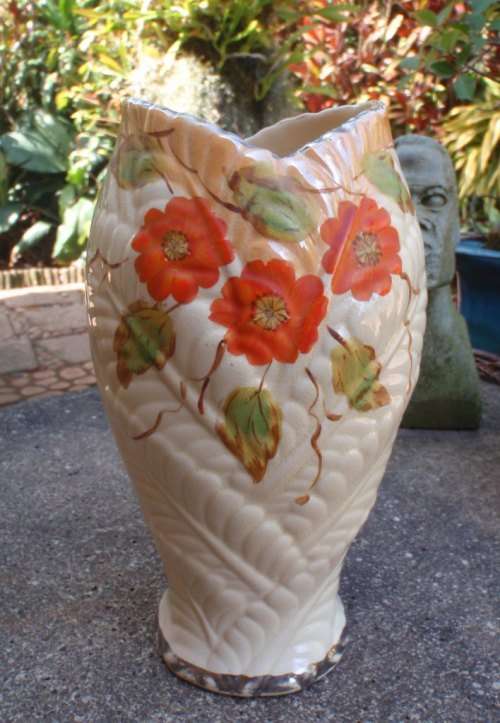 VINTAGE:  BEAUTIFUL HAND PAINTED VASE - ARTHUR WOOD, ENGLANG. 24CM TALL X 10 DIAMETER AT TOP