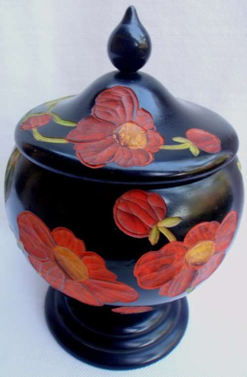 BEAUTIFUL HAND CARVED AND PAINTED URN WITH LID. VERY ARTY & DECORATIVE!