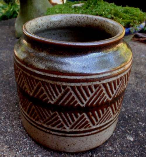 FABULOUS STUDIO POTTERY JAR - INTERESTING DESIGN - HAS MARKING ON BASE