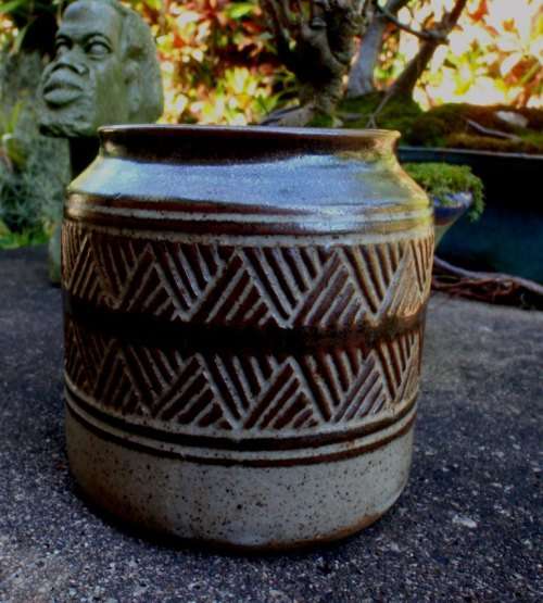 FABULOUS STUDIO POTTERY JAR - INTERESTING DESIGN - HAS MARKING ON BASE