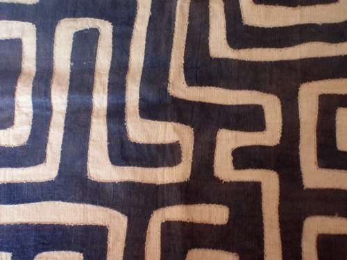 KUBA CLOTH - GENUINE HAND MADE, INVESTMENT ITEM. IN VERY GOOD  CONDITION - AFRICAN DECOR!