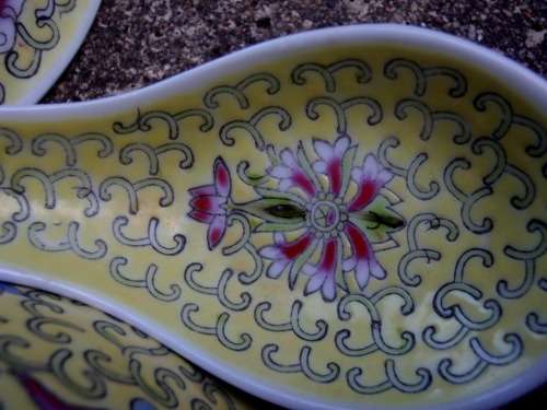 CHINESE - BEAUTIFUL SET OF HANDPAINTED, 1 SERVING BOWL and SPOON,  8 SMALL BOWLS and 6 SPOONS