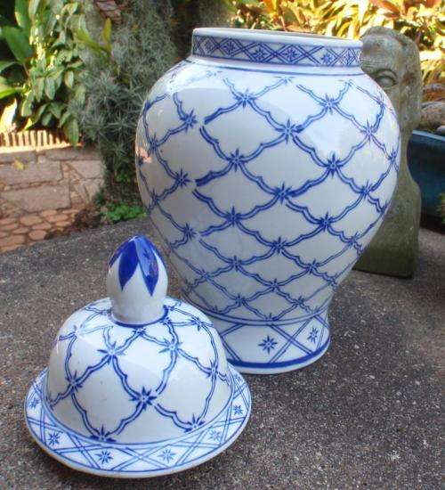 STUNNING LARGE TEMPLE JAR - BLUE and WHITE COLLECTION - GORGEOUS!