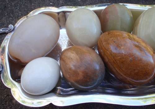 STONE EGGS IN BEAUTIFUL SILVER PLATE BOWL - LOVELY NATURAL HOME DECOR!