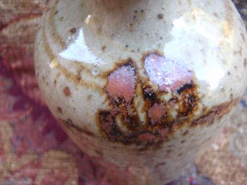STUDIO POTTERY - LOVELY LITTLE PIECE WITH SIGNATURE OF POTTER