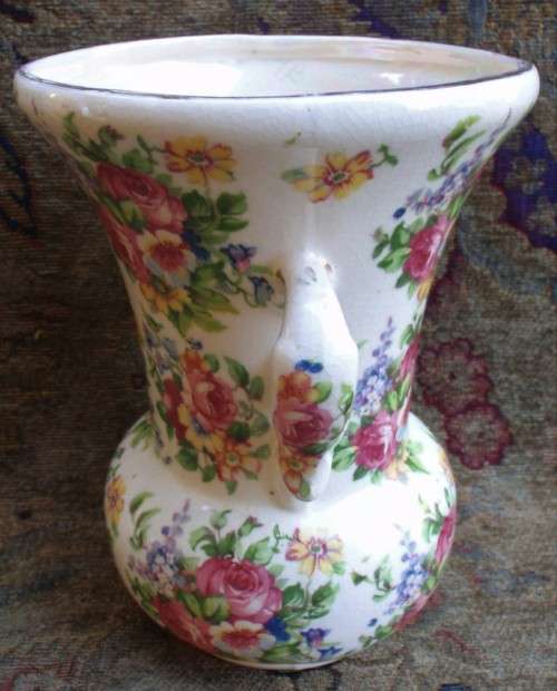 Vintage - gorgeous old rose garden pattern vase. Cottage style decor.