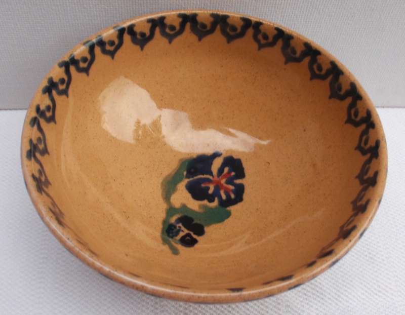 Rare Irish pottery by Nicholas Mosse. `Pansy` pin bowl. Beautifully hand crafted and painted.
