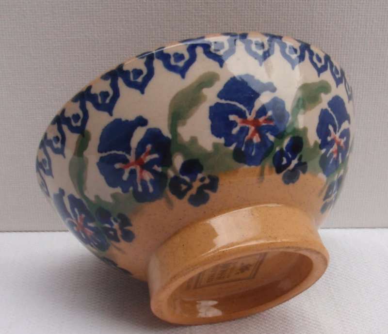 Rare Irish pottery by Nicholas Mosse. `Pansy` pin bowl. Beautifully hand crafted and painted.