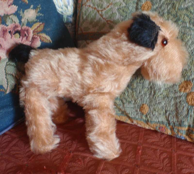 Antique toy dog `Terrier` Adorable authentic, collectible item. Real character piece for collector.