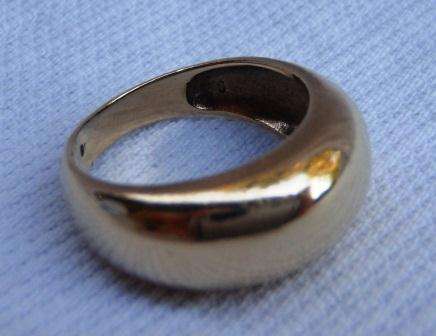 STUNNING!!!  9ct Gold Ring - DOME DESIGN - GORGEOUS - MARKED DOWN PRICE, FANTASTIC BARGAIN!!!