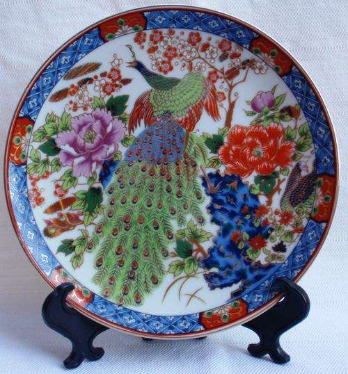GENUINE IMARI PLATE - HAND PAINTED IN JAPAN - STUNNING ART!!!  START A COLLECTION!!!