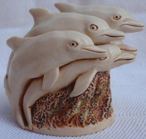 EXQUISITE, UNIQUE & A MUST FOR THE DOLPHIN LOVER - PILL BOX WITH SIX DETAILED DOLPHINS - A MUST SEE!