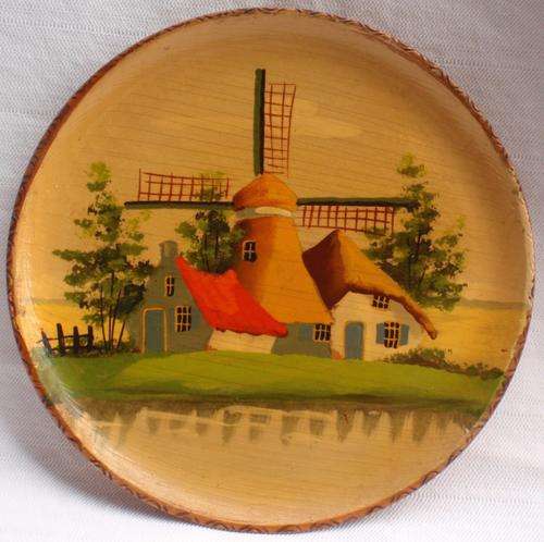 VINTAGE -  HAND PAINTED (LOVELY ARTWORK) WOODEN DISPLAY PLATE - VERY COTTAGEY