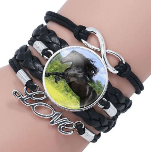 HorseGirl Inc - Stunning Horse Charm Bracelet