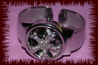 JT - "STRAIGHT FROM USA" BLINK CRYSTAL Spinner bangle Watch