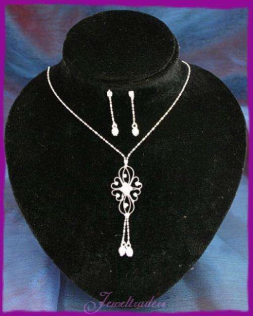 JT - DIVA "Florette" AUSTRIAN CRYSTAL Necklace & Earring Set