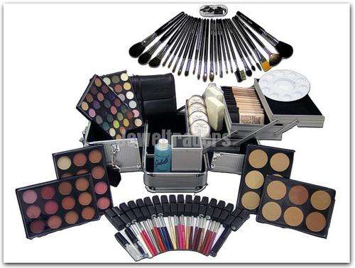 JT - VICTORIA JACKSON PROFESSIONAL MAKEUP SET WITH METAL CASE