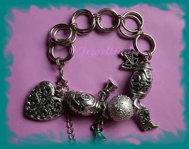 BEAUTIFUL lucky CHUNKY CHARM Bracelet