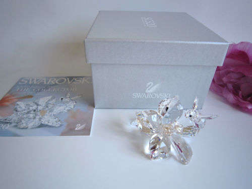 Swarovski Crystal SCS The Collector Bee on a Beautiful Flower