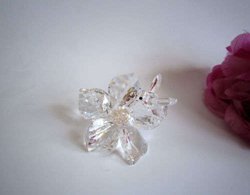 Swarovski Crystal SCS The Collector Bee on a Beautiful Flower
