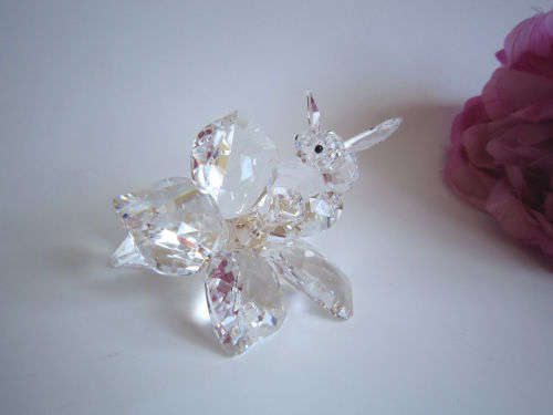 Swarovski Crystal SCS The Collector Bee on a Beautiful Flower