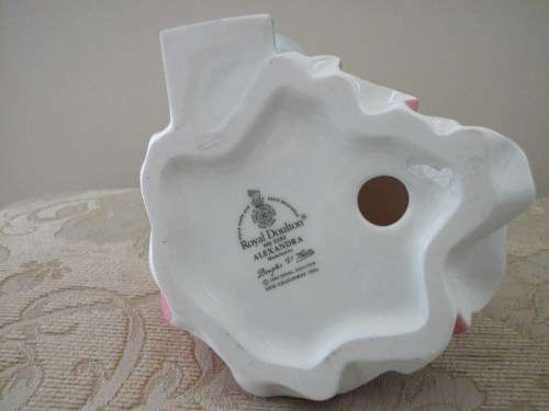 ROYAL DOULTON FIGURINE - HN3292 - ALEXANDRA