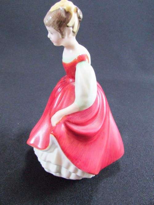 Royal Doulton Figurine Autumn Fair Maiden HN 2434