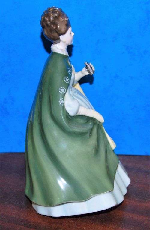Vintage 1967 Royal Doulton "PREMIERE" Bone China Figurine HN 2343 England