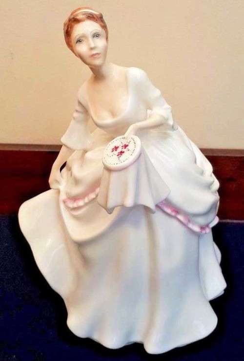Royal Doulton Vanity Fair Ladies Figurine CAROL HN 2961