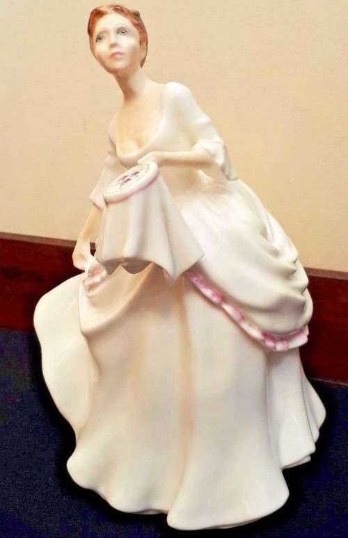 Royal Doulton Vanity Fair Ladies Figurine CAROL HN 2961