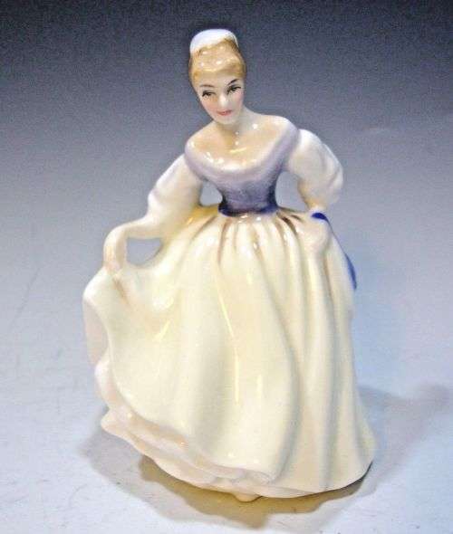 Royal Doulton Porcelain Figurine HN 3216 Fair Lady England