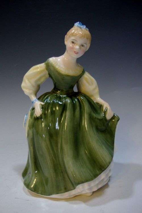 Royal Doulton Porcelain Figurine HN 2211 Fair Maiden