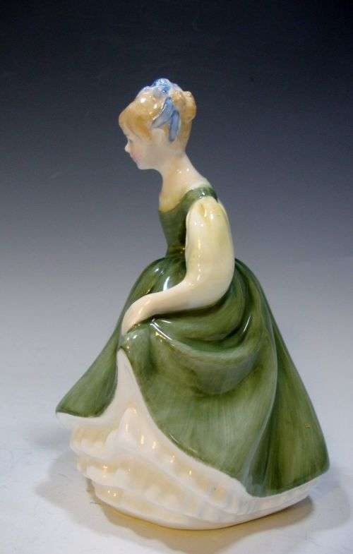 Royal Doulton Porcelain Figurine HN 2211 Fair Maiden