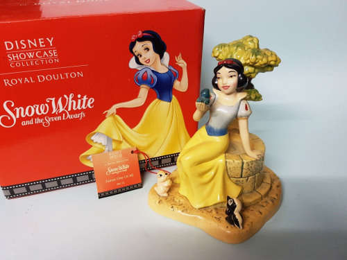 Fairest One of All SW22 Royal Doulton Disney Showcase Snow White *